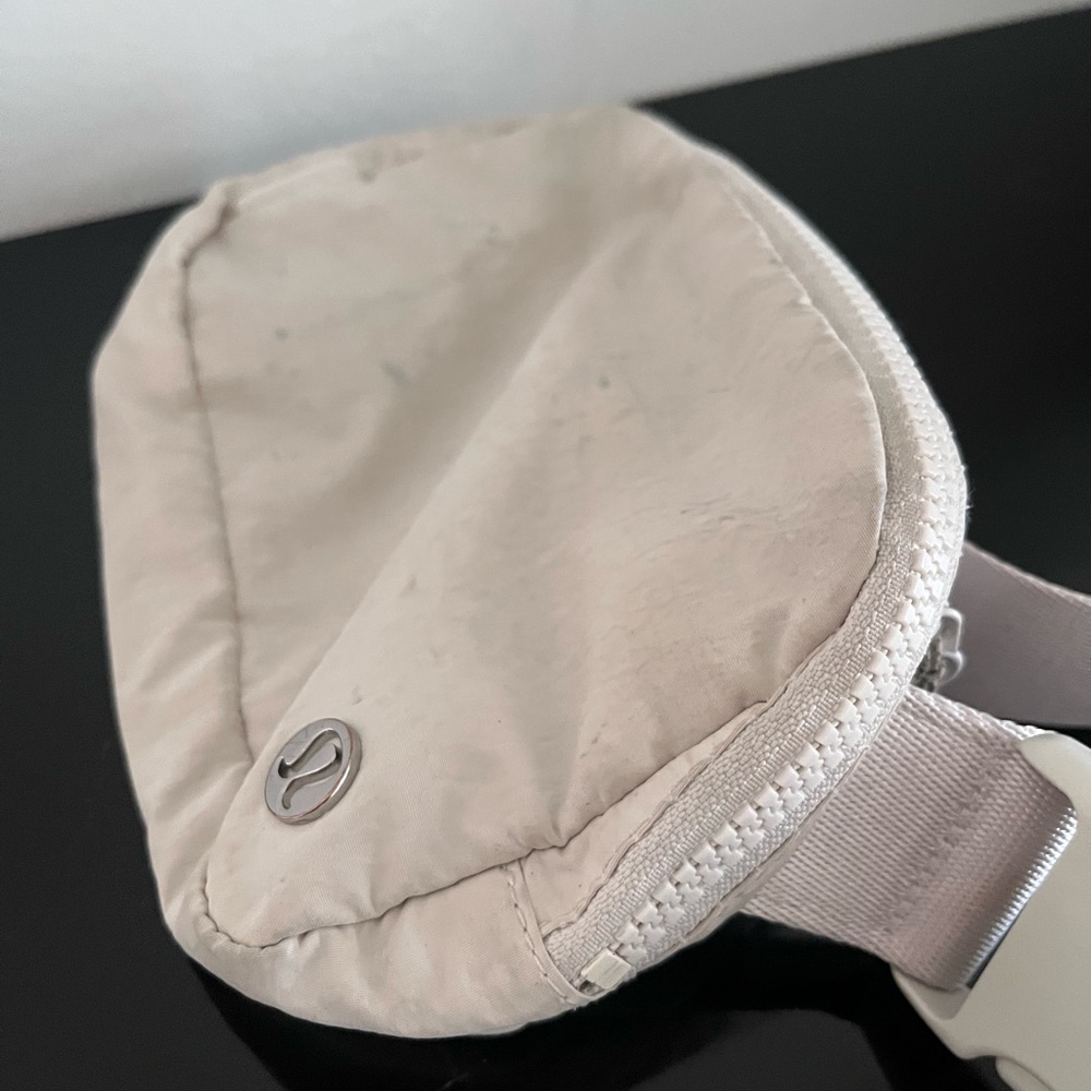 lululemon belt bag 1L